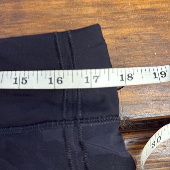 Lululemon Black Pace Rival Camouflage Skirt. Size 10. Gently worn. - Picture 8 of 9
